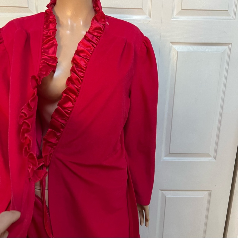 Carriage Court SEARS Red Ruffled Robe Polyester Women’s Size M-L - Picture 10 of 16